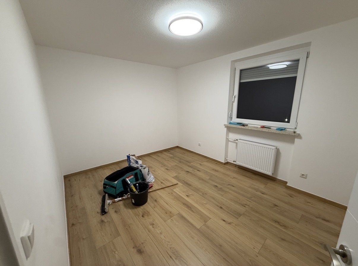 Neu verlegter Laminatboden in Holzoptik in Waldkraiburg